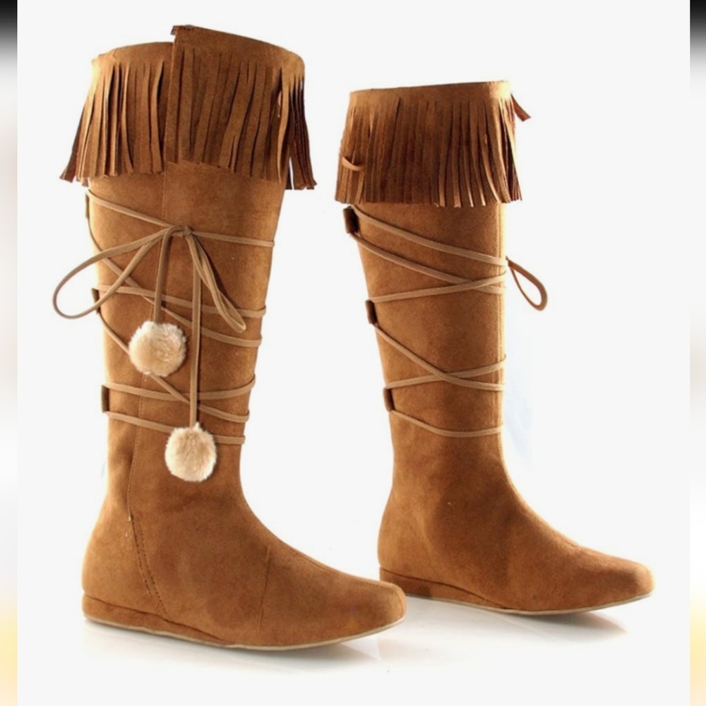 NIB Women's Size 8, Tan, Ellie 103-Dakota 1" Heel Boot with Fringe & Pom-Poms